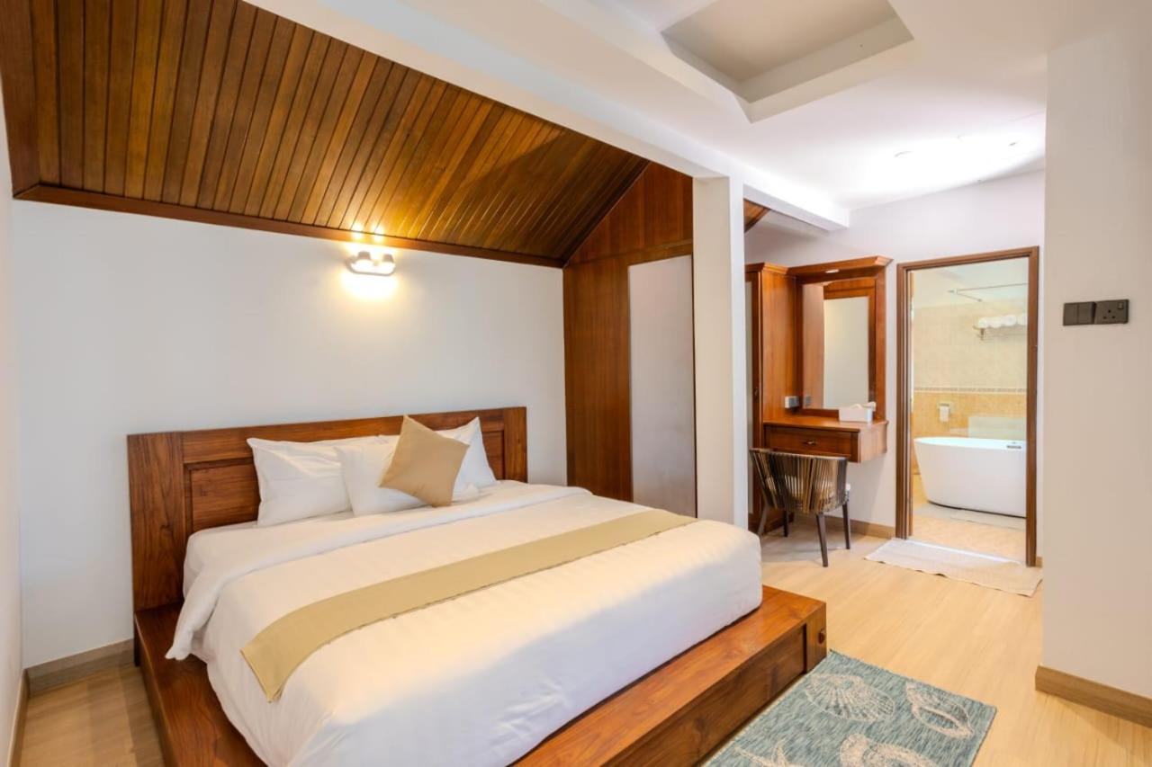 Suntai Villa, Beachfront Suites Kampong Si Ginting Exterior foto
